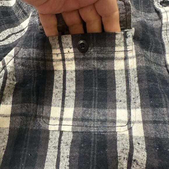 On The Byas Textured Flannel Shirt Mens Medium Black/White Plaid 2 Flap Pockets - Picture 8 of 9